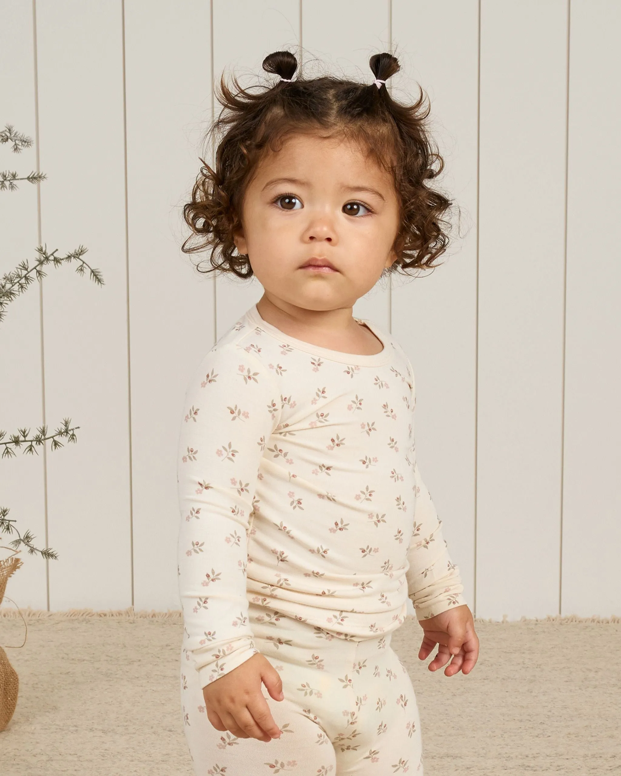Holly Berry Bamboo Pajama Set in Natural
