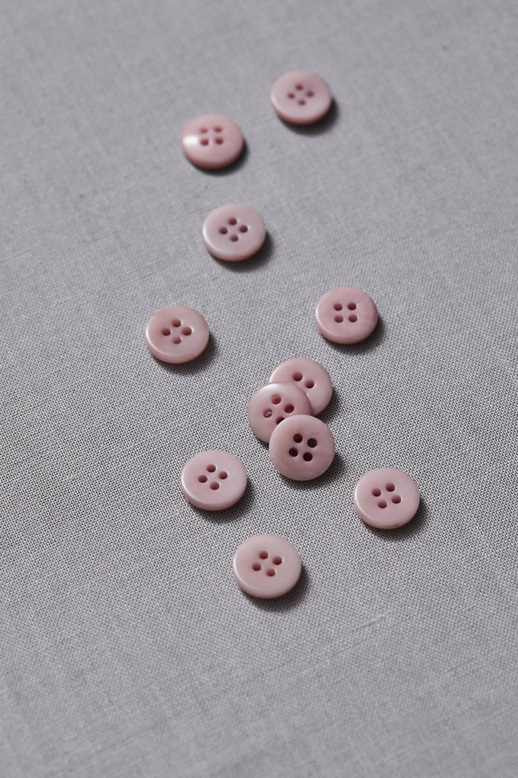 PLAIN 4 HOLE COROZO BUTTON | Puff 11mm